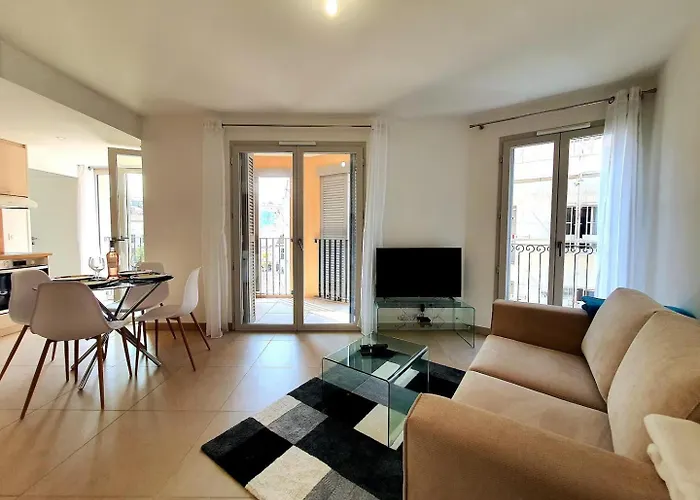 Le Marenda - Au Coeur D'antibes アパート アンティーブ